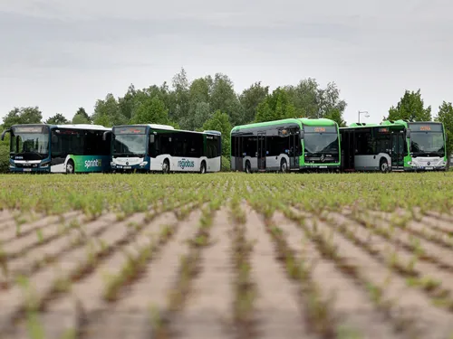 Fahrzeuge von Üstra und Regiobus